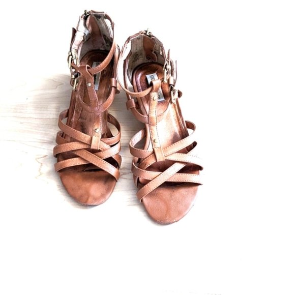 Steve Madden Light Brown Low Heel - Picture 2 of 6